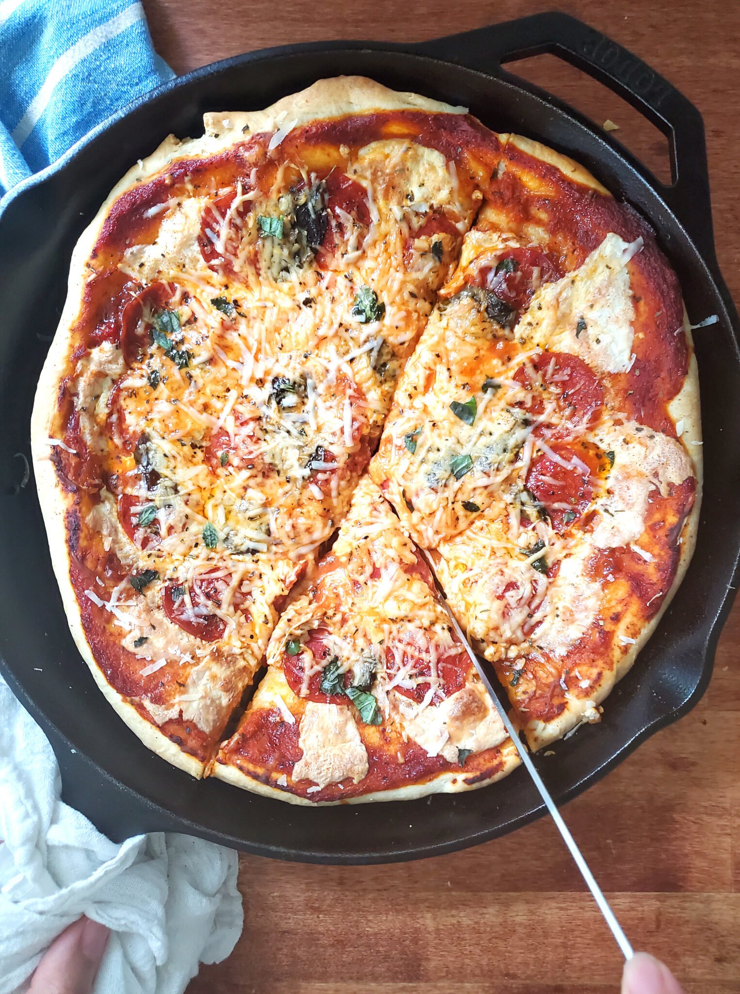 cast iron pan pizza
